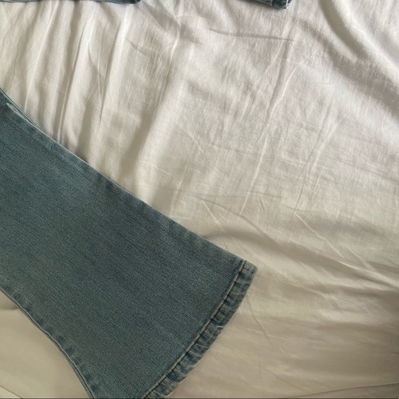 bebe 2000’s jeans w/ built in belt - Picture 4 of 5